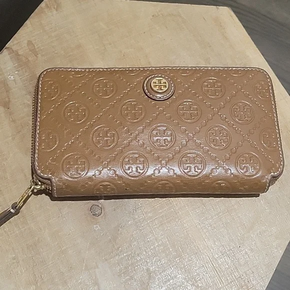 Tory Burch Wallet - Picture 1 of 8